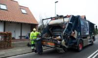 renovationsbil tømmer affaldsbeholder